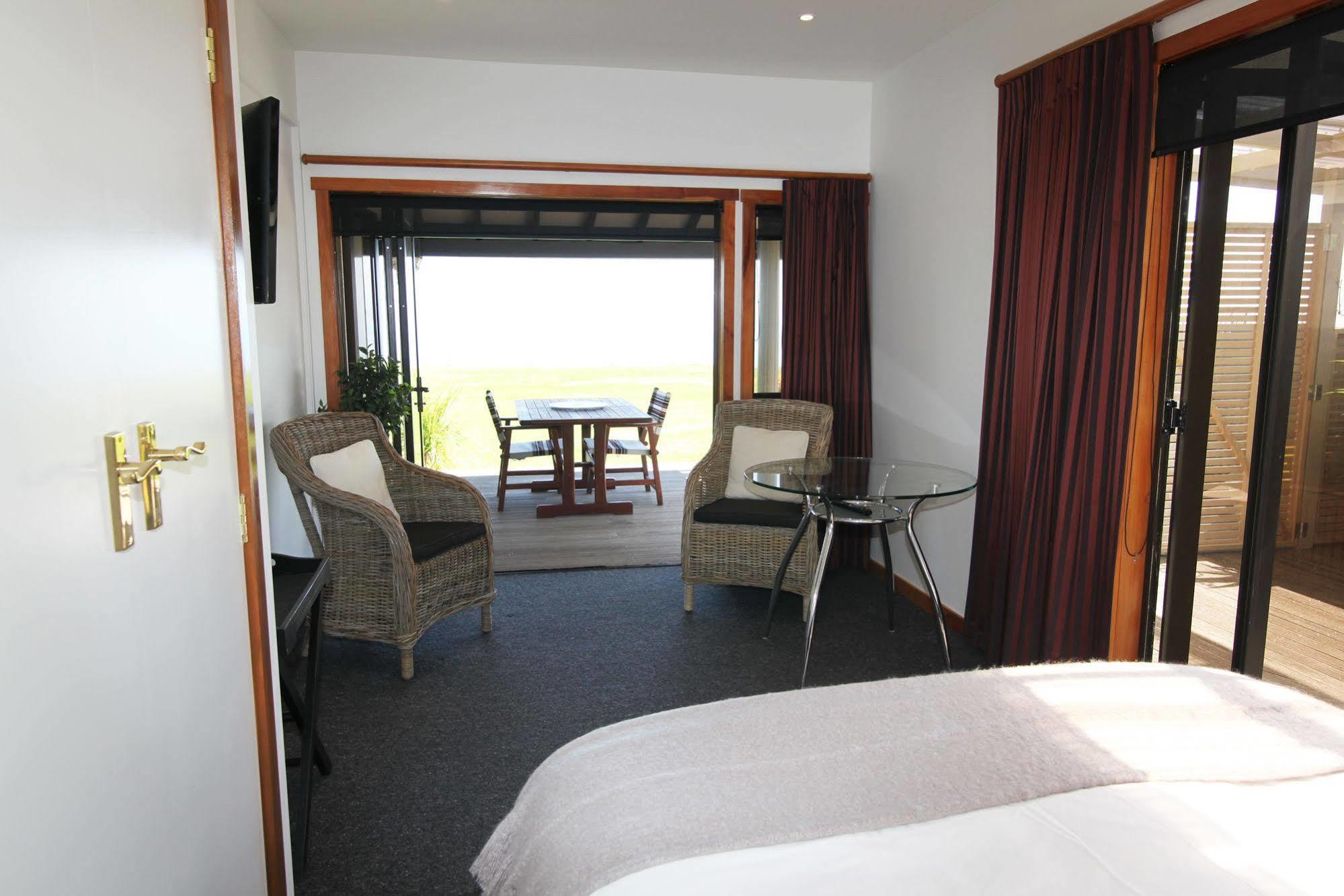 Te Puru Beach Lodge Екстериор снимка