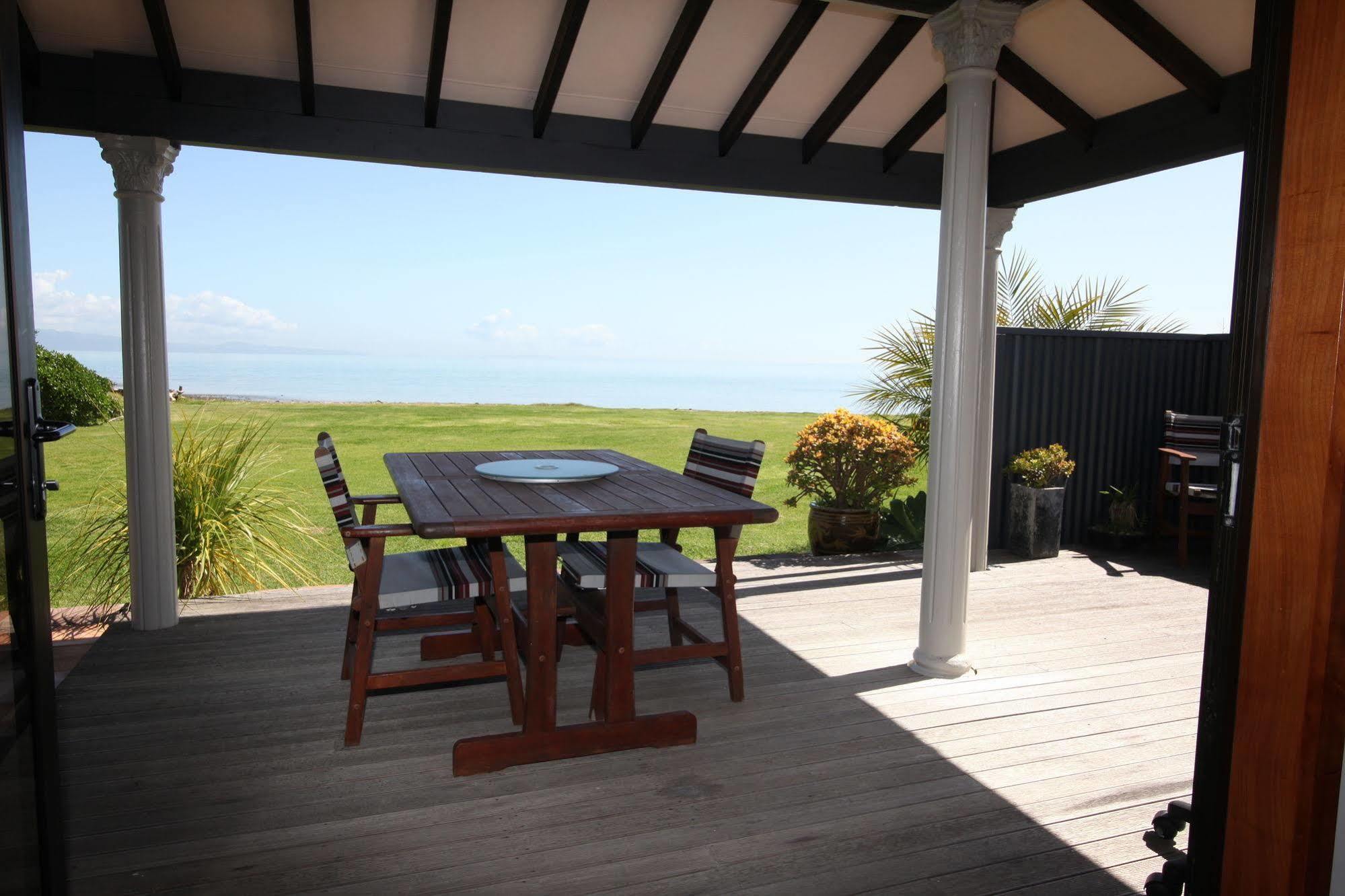 Te Puru Beach Lodge Екстериор снимка