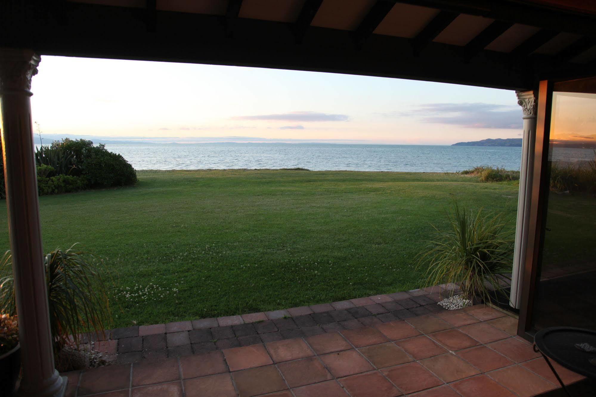 Te Puru Beach Lodge Екстериор снимка